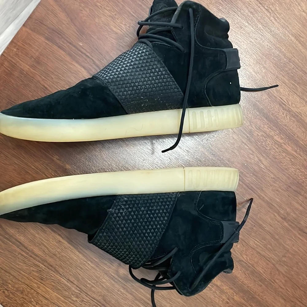 Suede high tops by adidas - Picture 2 of 2